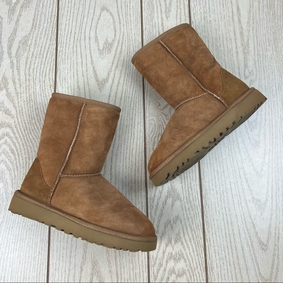 UGG Classic II Genuine Shearling Lined Short Boot US5 Chestnut Suede $170 - Picture 6 of 11